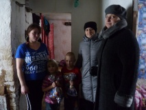 на территории Демидовского района прошла традиционная акция «Новогодний подарок каждому ребенку» - фото - 4