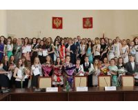 медалями «За особые успехи в обучении» награждены выпускники Демидовского района - фото - 2