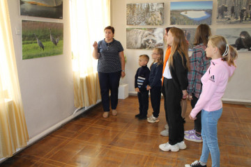 участники Российского движения детей и молодёжи посетили фотовыставку «Путешествие в заповедный мир» - фото - 2