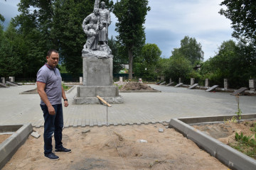 в городе Демидов проводятся масштабные работы по благоустройству братских воинских захоронений - фото - 4