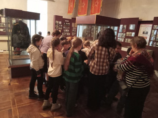 учащиеся Смоленской Православной гимназии совершили экскурсию в Демидовский историко-краеведческий музей - фото - 5